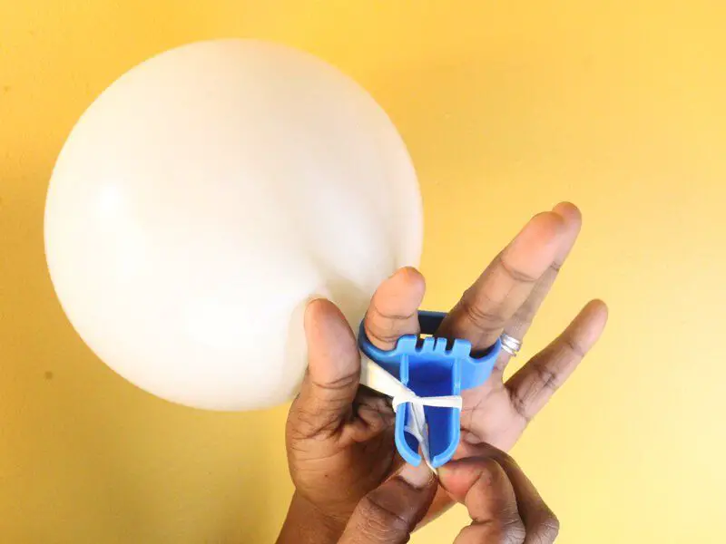 How to use balloon tying tool and clip with videos and pictures